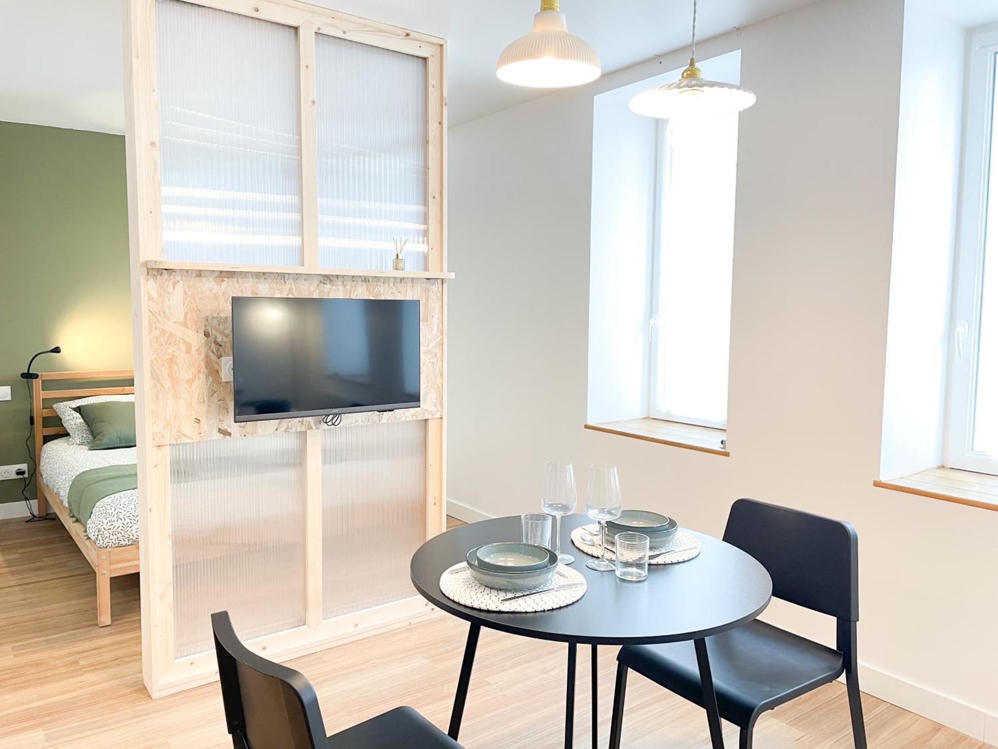 Le Petit Loft Apartment *